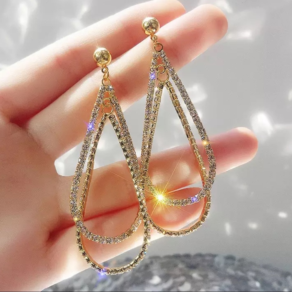NEW 18K Yellow Gold Diamond Long Drop Earrings - Picture 2 of 7
